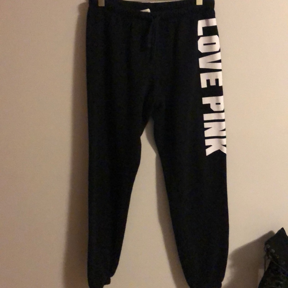 VS pink jogger